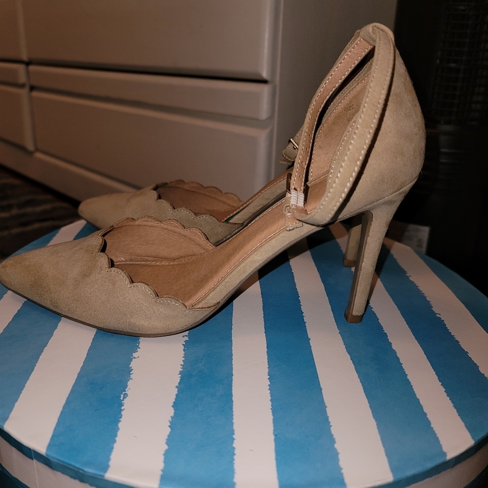 New york and Company Faux suede high heels 8